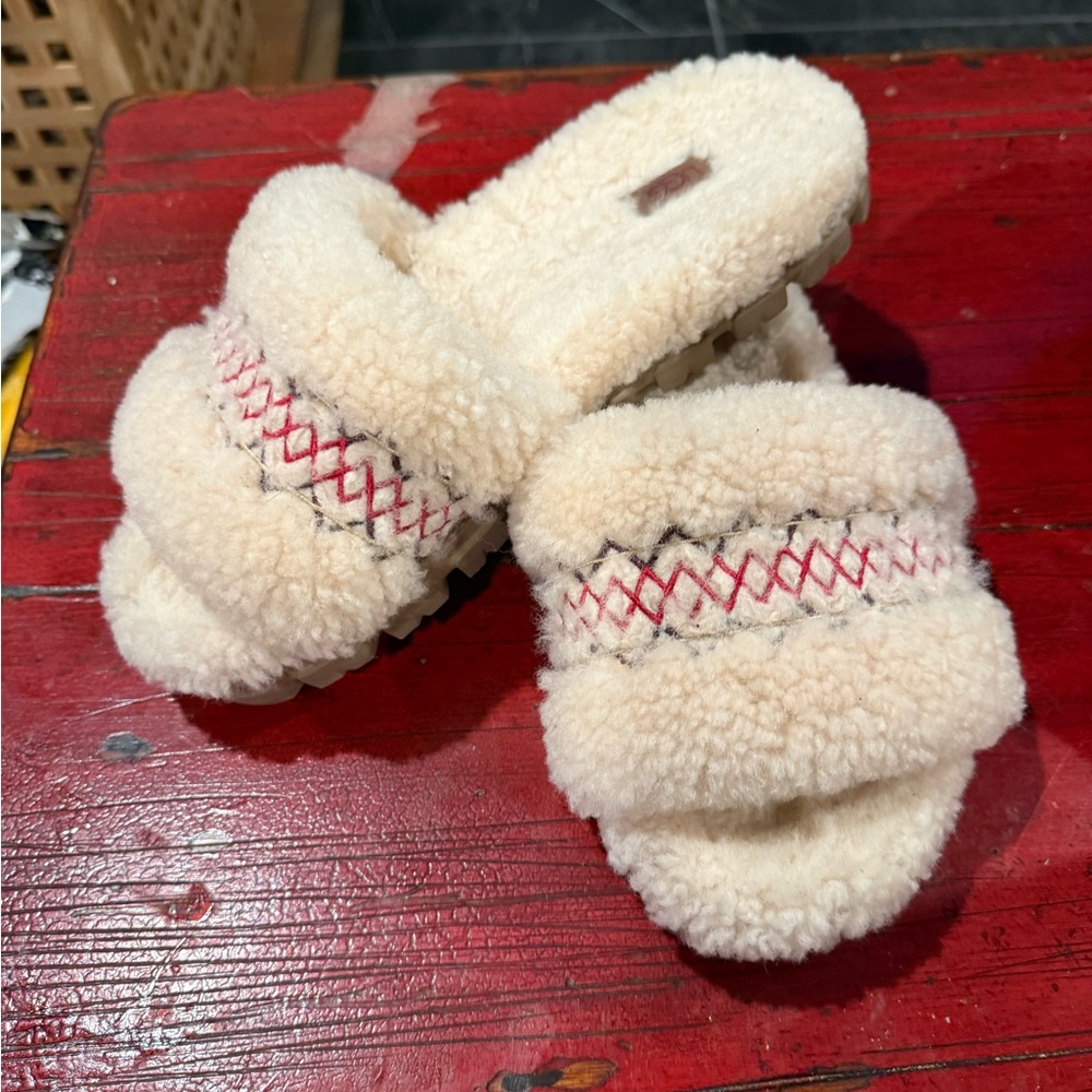UGG Cream Shearling Slide Slippers with Red Accent Stitching - Picture 4 of 6